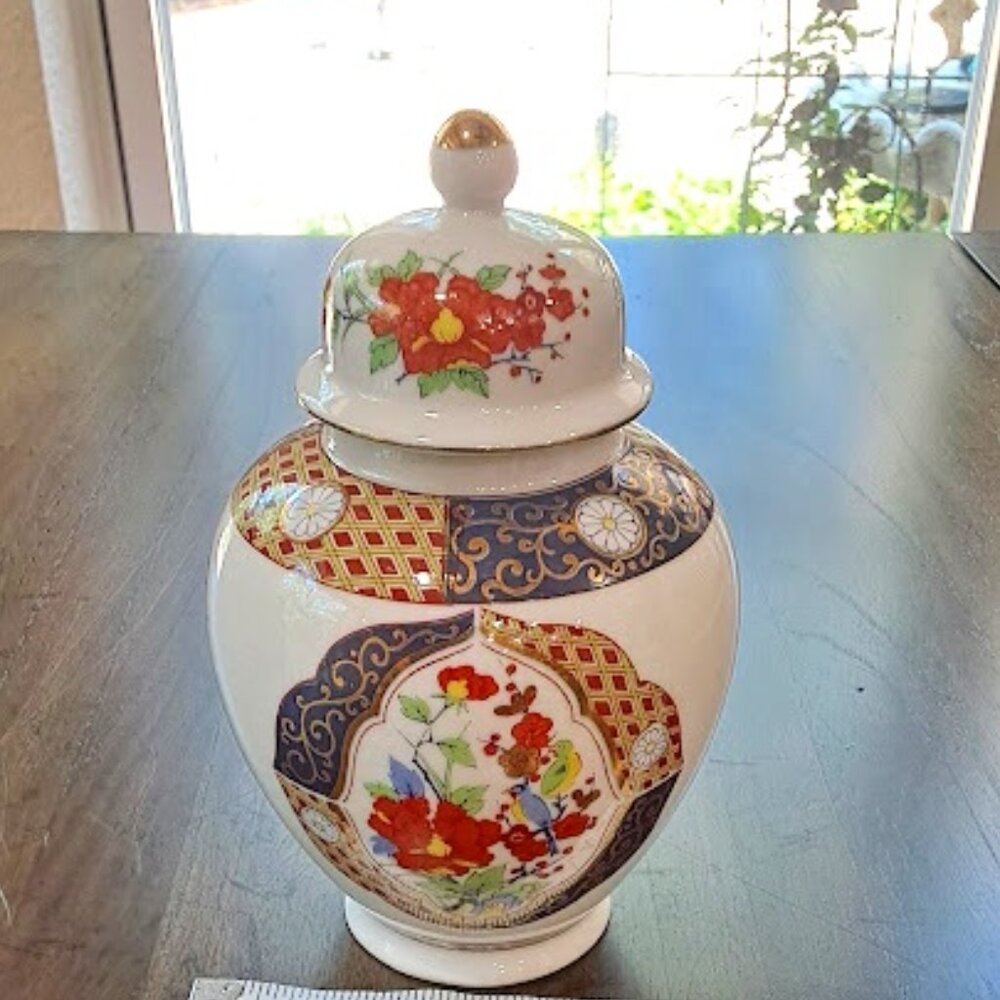 Gold Imari Mid-Century Japanese Porcelain Ginger Jar W/Lid Hand Painted Vintage